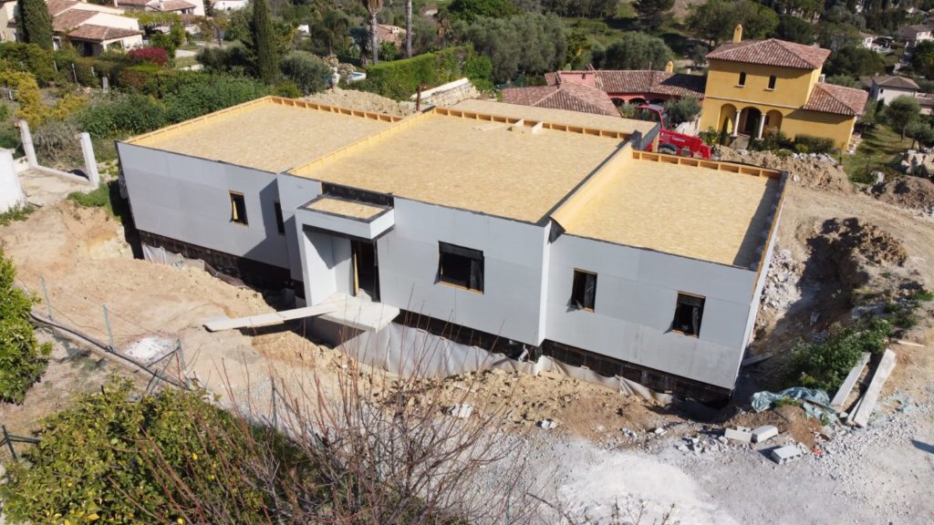 ossature bois avec toiture terrasse et Fermacell PowerPanel à Antibes