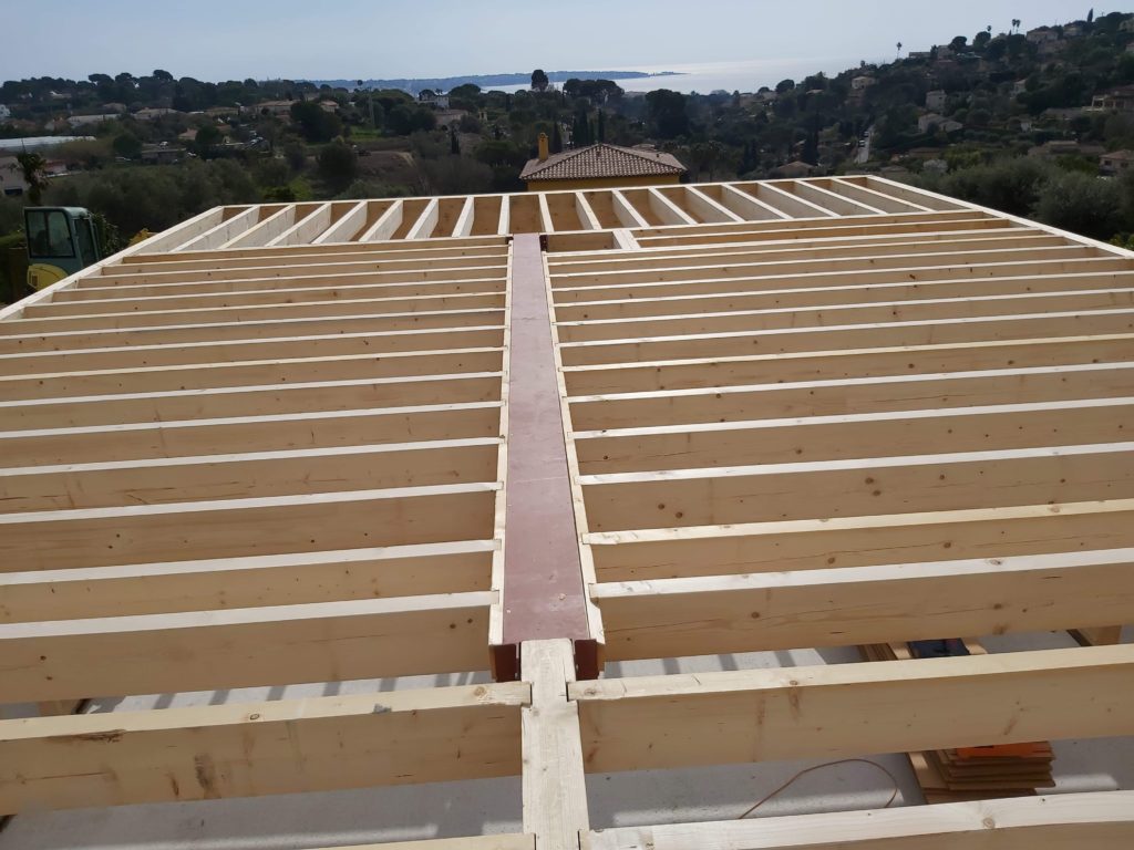 Plancher bois d'une maison en ossature bois à Cannes